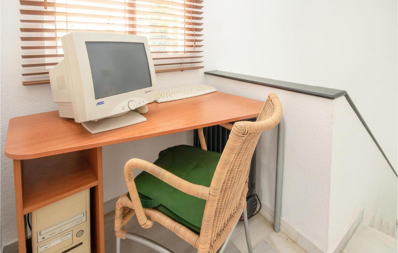 Nice Apartment In Mijas Costa With Kitchen Fuengirola Εξωτερικό φωτογραφία