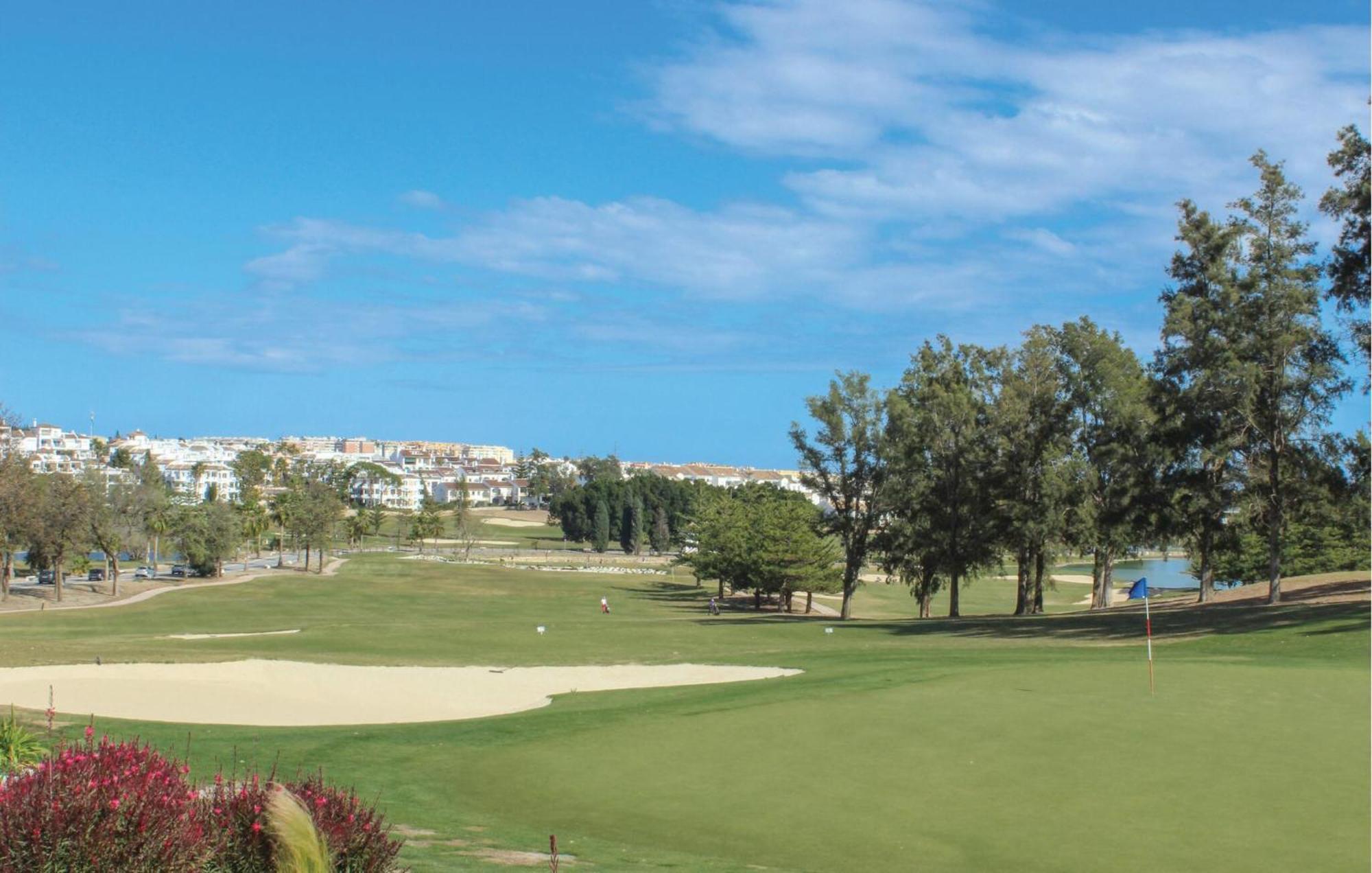 Nice Apartment In Mijas Costa With Kitchen Fuengirola Εξωτερικό φωτογραφία