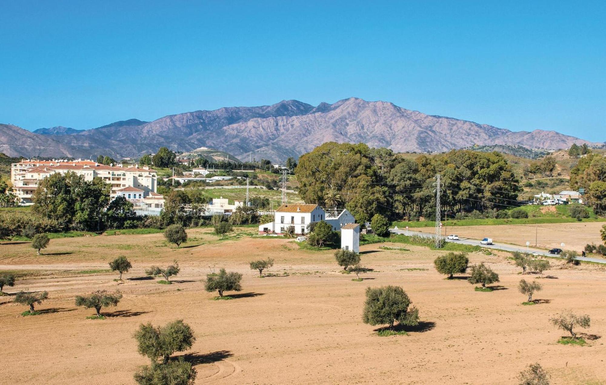 Nice Apartment In Mijas Costa With Kitchen Fuengirola Εξωτερικό φωτογραφία
